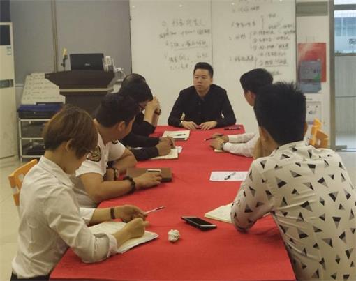 源派走進(jìn)丑小鴨美業(yè)，開(kāi)展微信營(yíng)銷(xiāo)培訓(xùn)